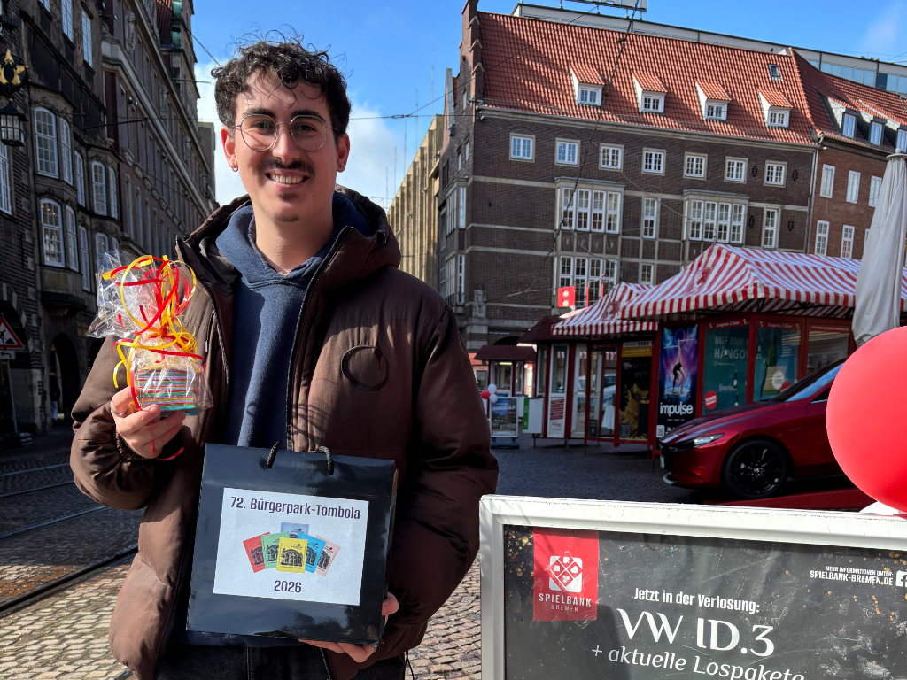 Nahaufnahme der Lose der Bürgerpark-Tombola